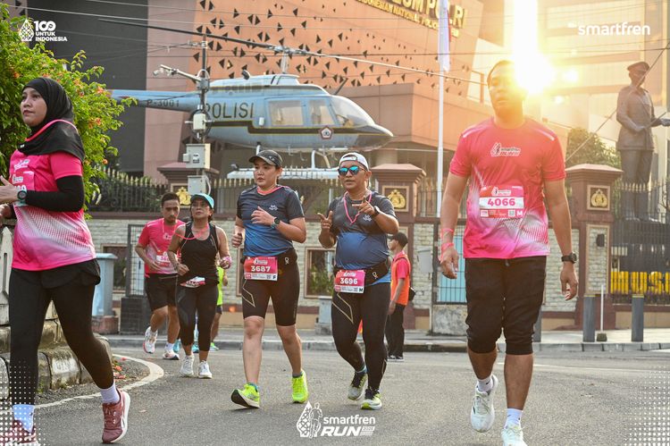 Race photo from Smartfren Run 2025 