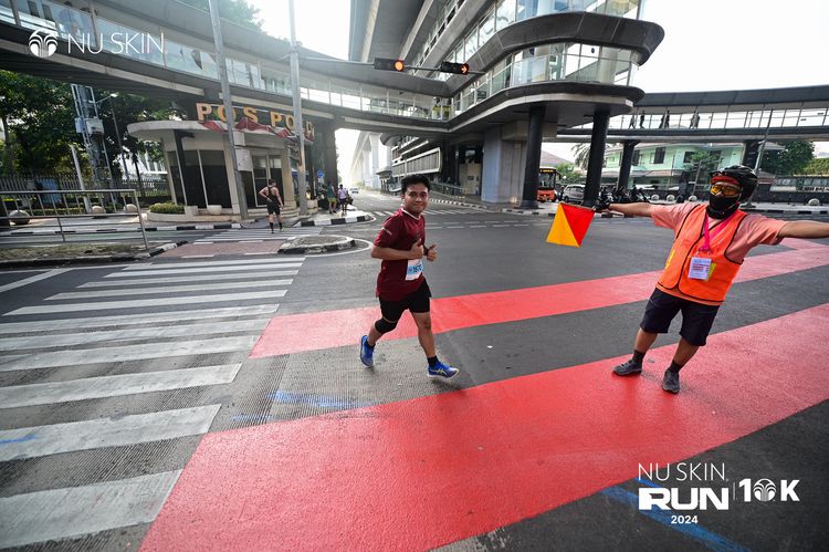 Race photo from Nu Skin Run 10K