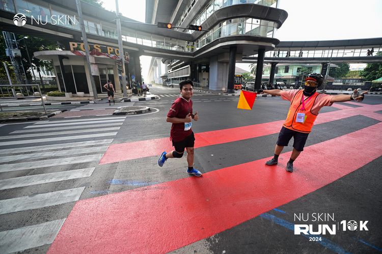 Race photo from Nu Skin Run 10K