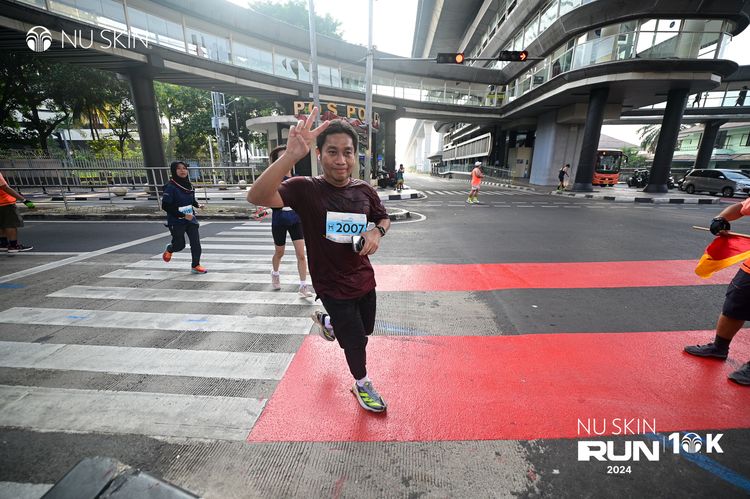 Race photo from Nu Skin Run 10K