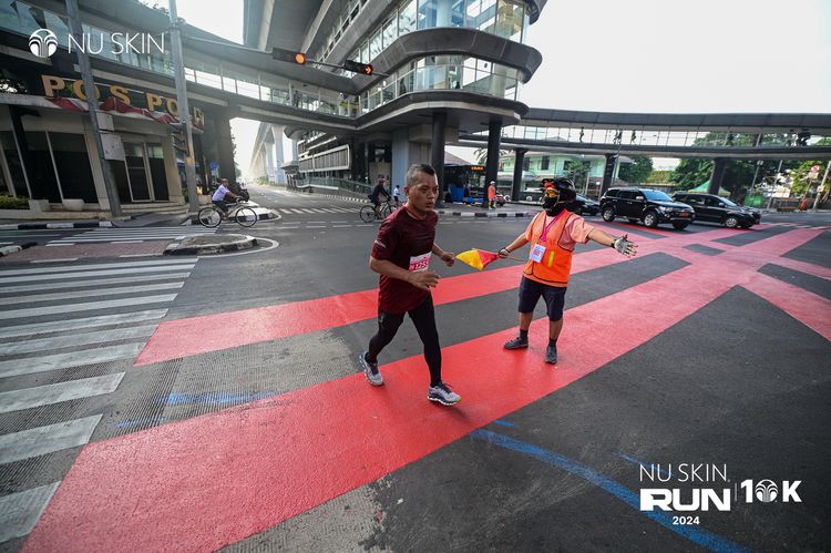 Race photo from Nu Skin Run 10K
