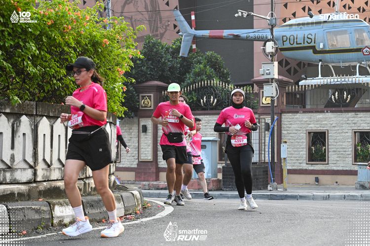 Race photo from Smartfren Run 2025 