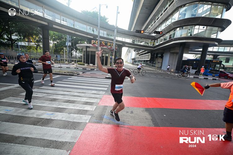 Race photo from Nu Skin Run 10K
