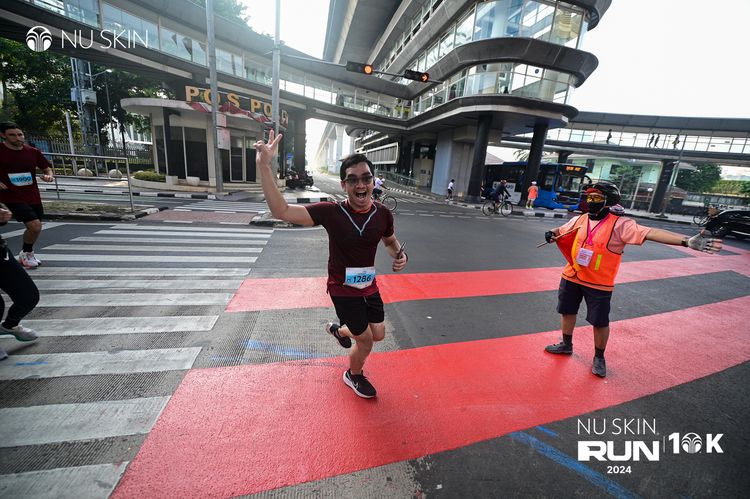 Race photo from Nu Skin Run 10K