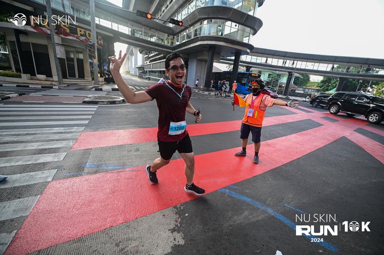 Race photo from Nu Skin Run 10K