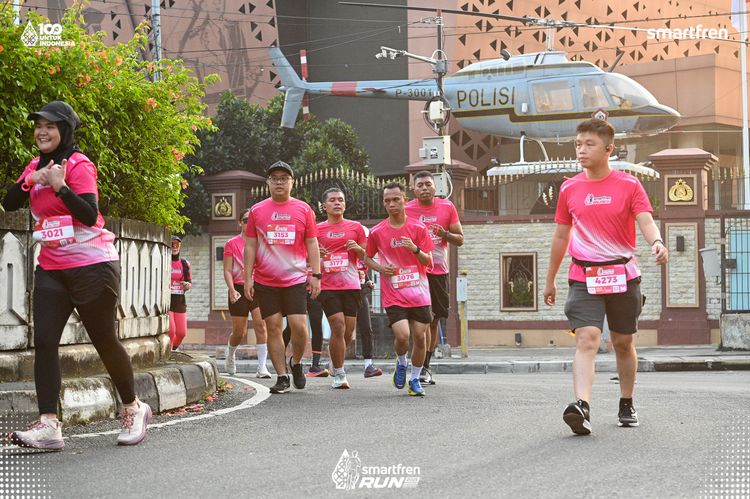 Race photo from Smartfren Run 2025 