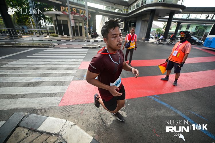 Race photo from Nu Skin Run 10K