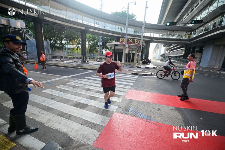 Race photo from Nu Skin Run 10K