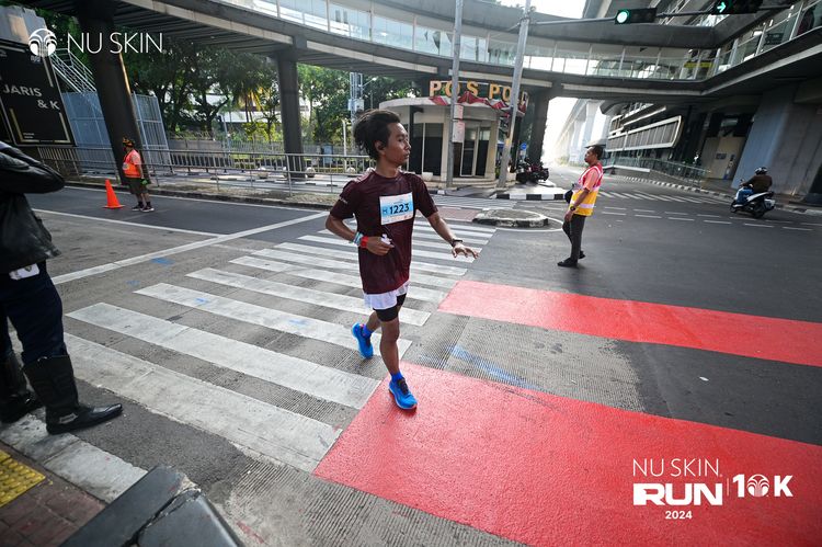 Race photo from Nu Skin Run 10K