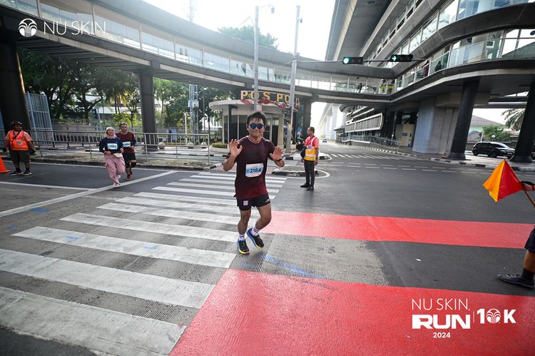 Race photo from Nu Skin Run 10K