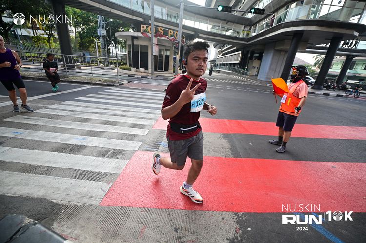 Race photo from Nu Skin Run 10K