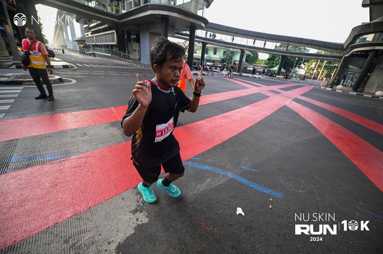 Race photo from Nu Skin Run 10K