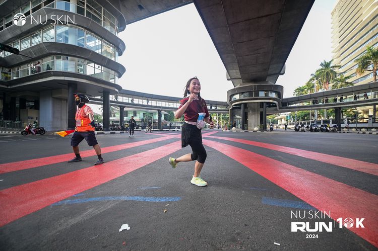 Race photo from Nu Skin Run 10K