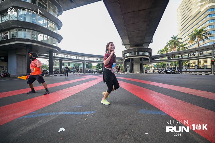 Race photo from Nu Skin Run 10K