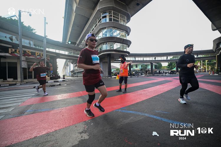 Race photo from Nu Skin Run 10K