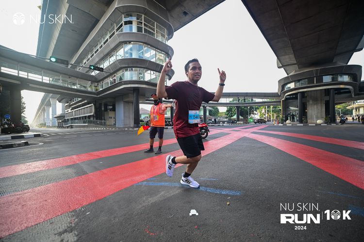 Race photo from Nu Skin Run 10K