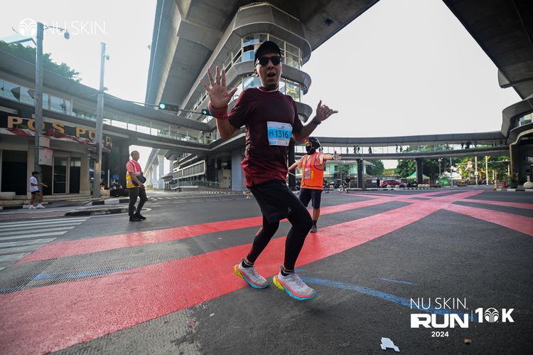 Race photo from Nu Skin Run 10K