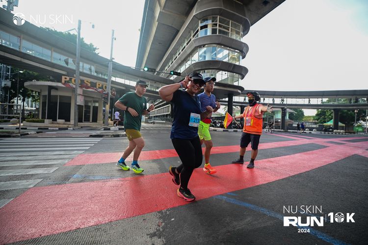 Race photo from Nu Skin Run 10K