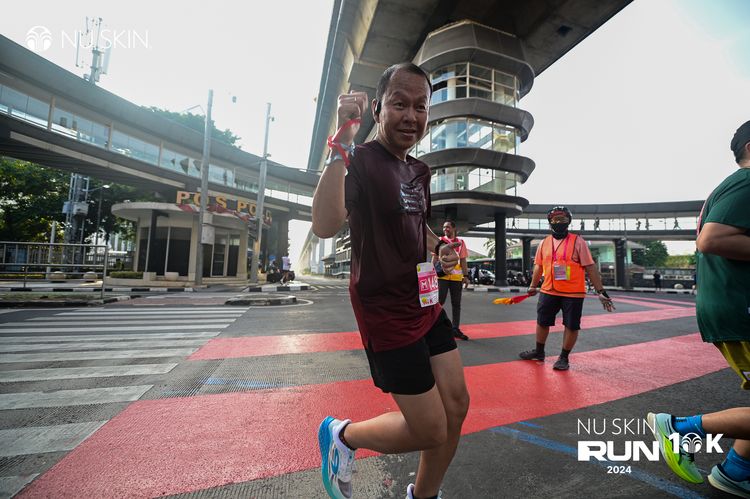 Race photo from Nu Skin Run 10K