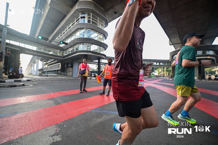 Race photo from Nu Skin Run 10K