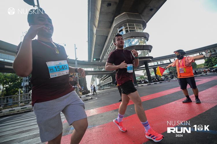 Race photo from Nu Skin Run 10K