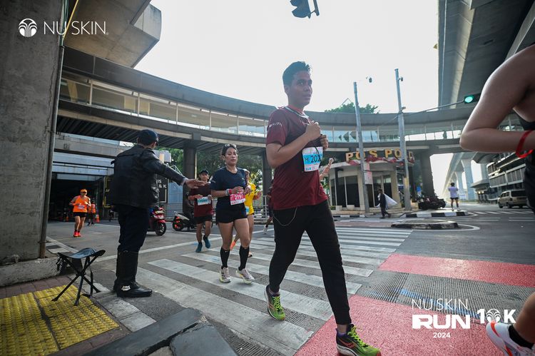 Race photo from Nu Skin Run 10K