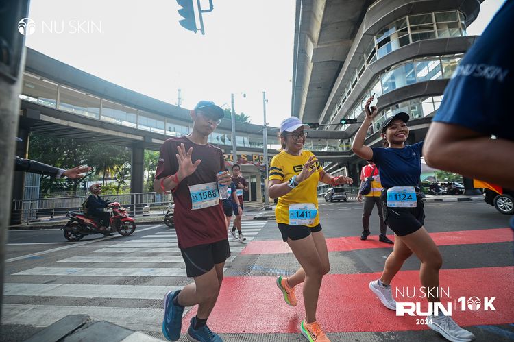 Race photo from Nu Skin Run 10K