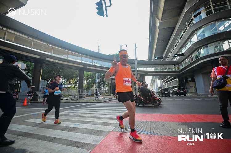 Race photo from Nu Skin Run 10K