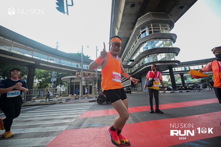 Race photo from Nu Skin Run 10K