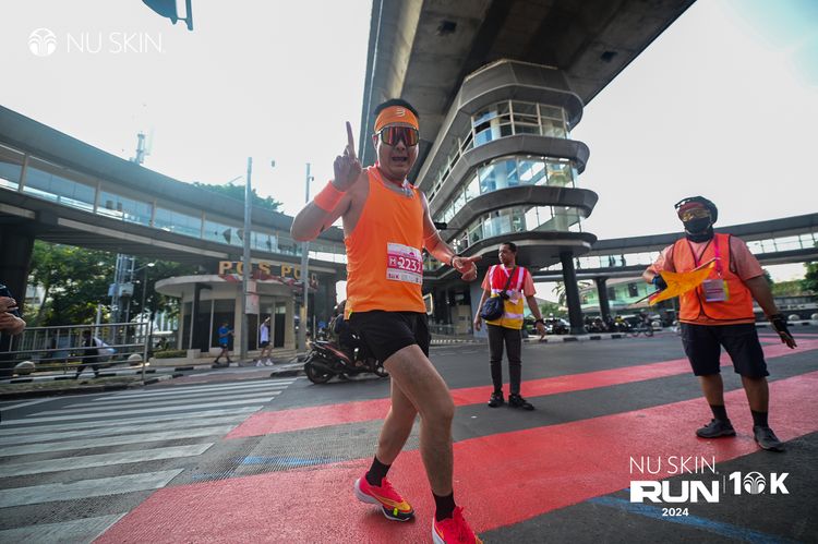 Race photo from Nu Skin Run 10K