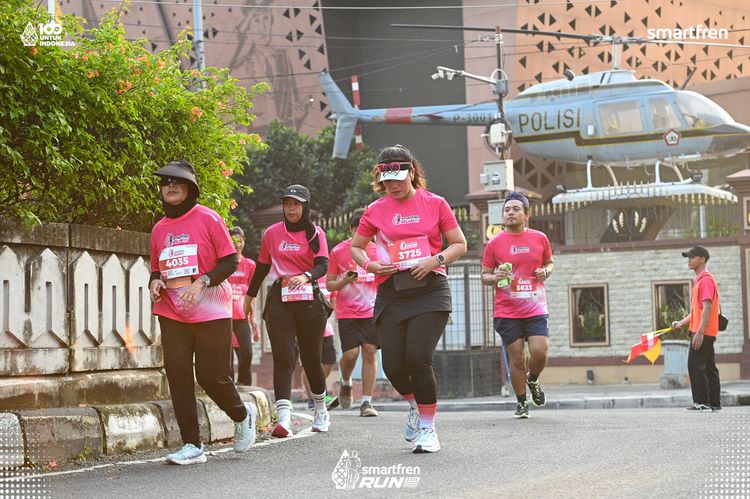 Race photo from Smartfren Run 2025 