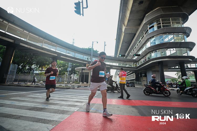 Race photo from Nu Skin Run 10K