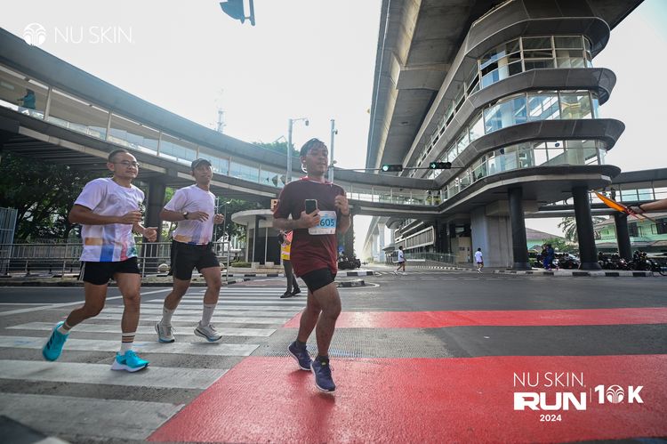 Race photo from Nu Skin Run 10K