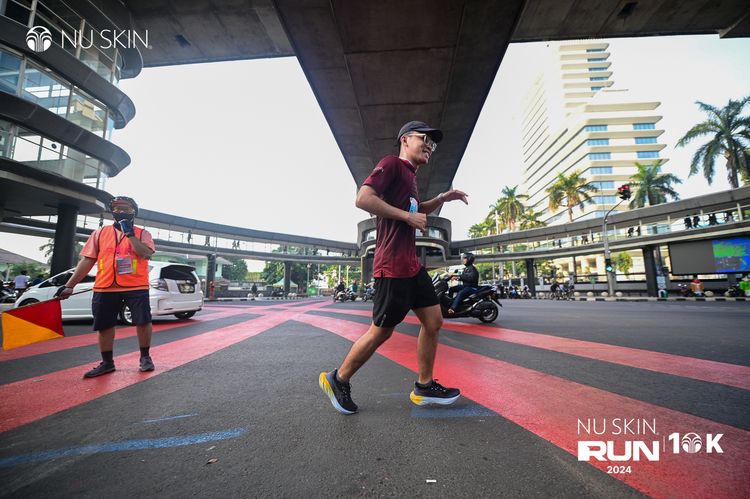 Race photo from Nu Skin Run 10K