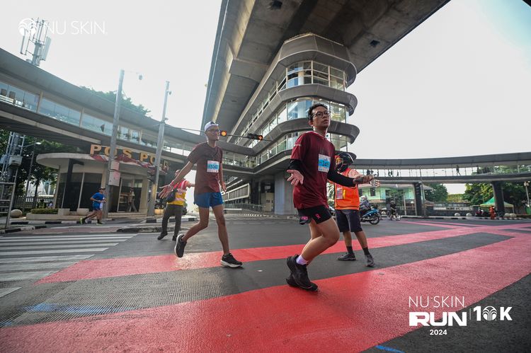 Race photo from Nu Skin Run 10K
