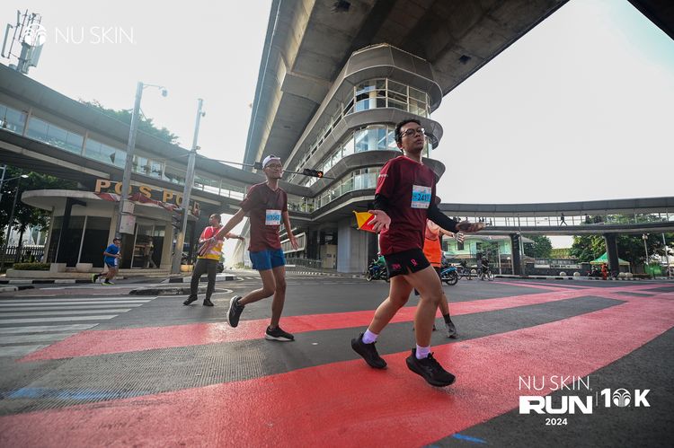Race photo from Nu Skin Run 10K