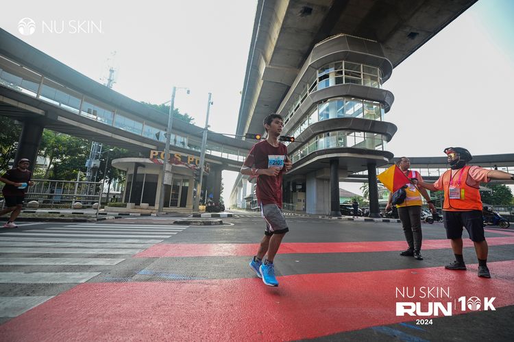 Race photo from Nu Skin Run 10K