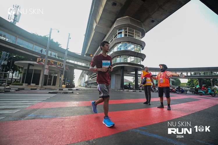 Race photo from Nu Skin Run 10K