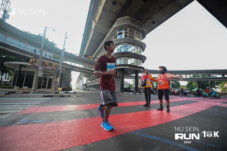 Race photo from Nu Skin Run 10K
