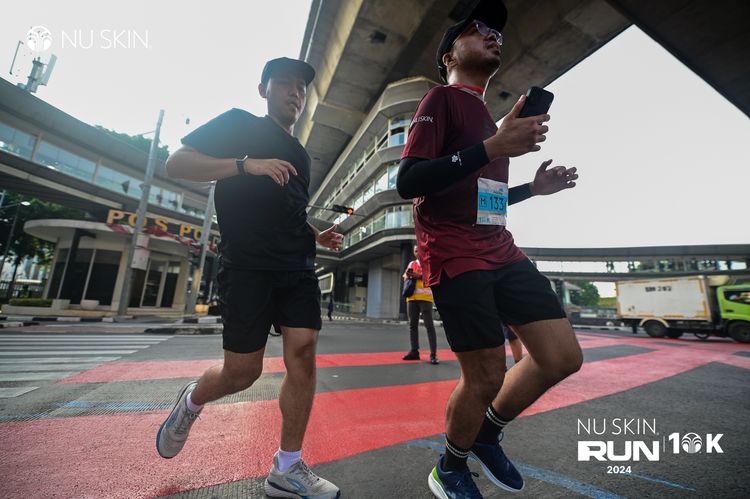 Race photo from Nu Skin Run 10K