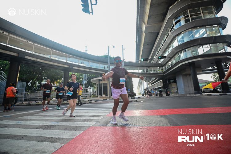 Race photo from Nu Skin Run 10K