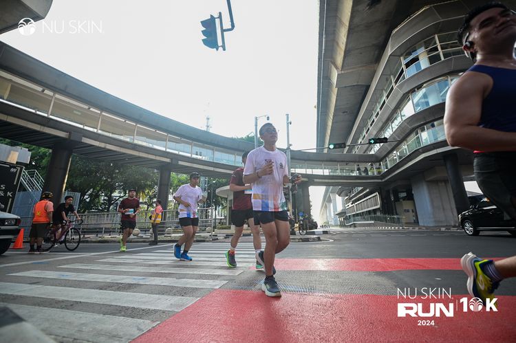 Race photo from Nu Skin Run 10K