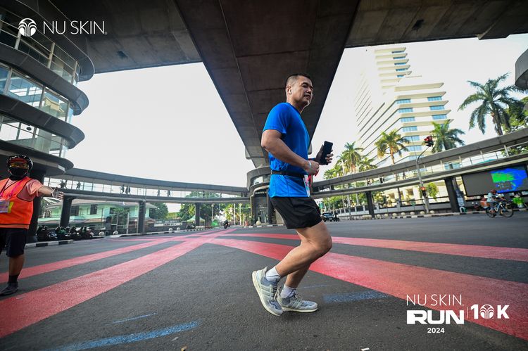 Race photo from Nu Skin Run 10K
