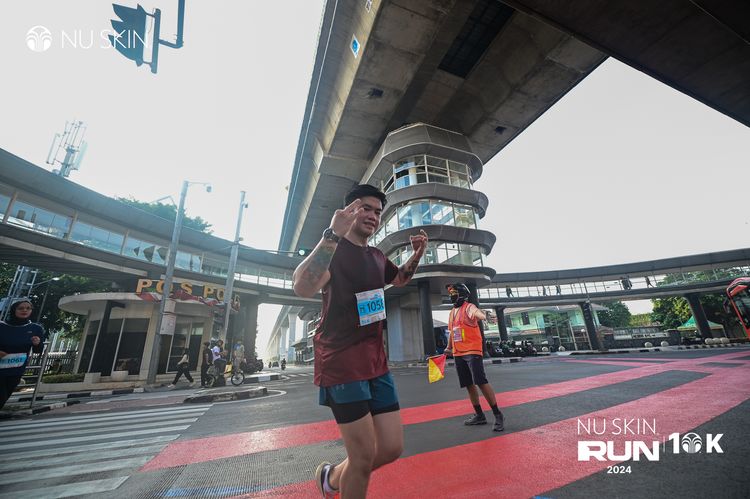 Race photo from Nu Skin Run 10K