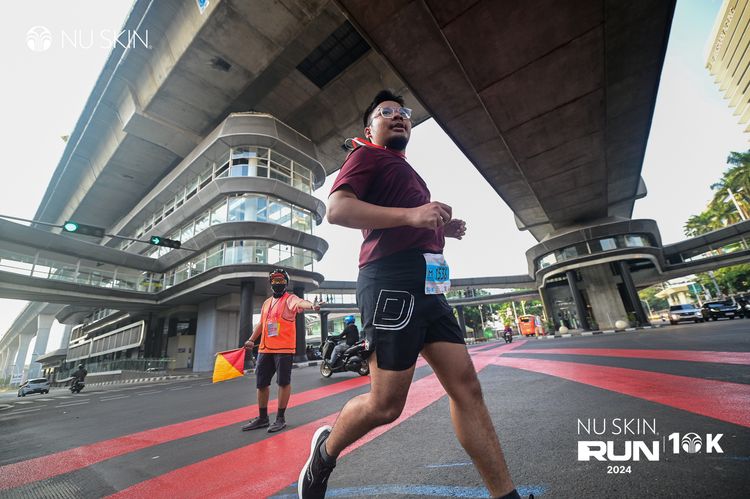 Race photo from Nu Skin Run 10K