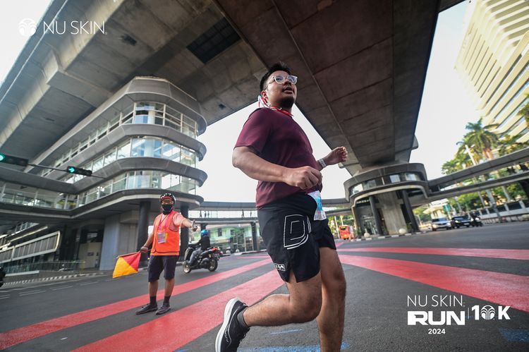 Race photo from Nu Skin Run 10K