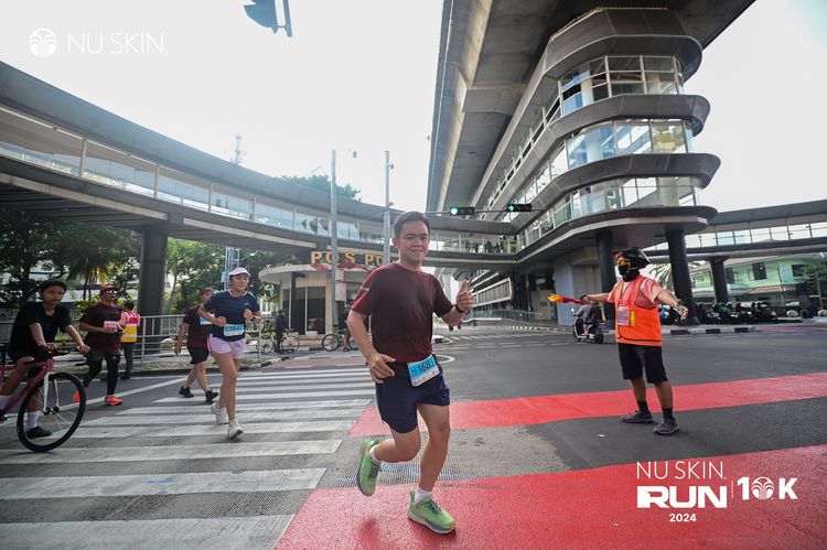 Race photo from Nu Skin Run 10K