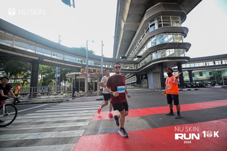 Race photo from Nu Skin Run 10K