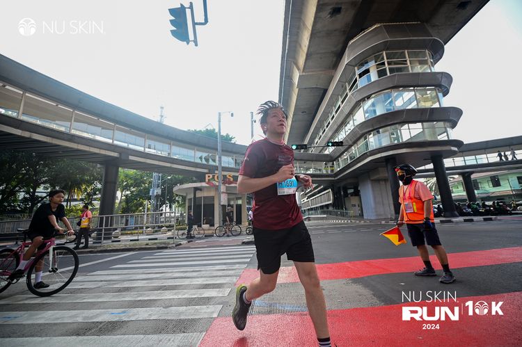 Race photo from Nu Skin Run 10K