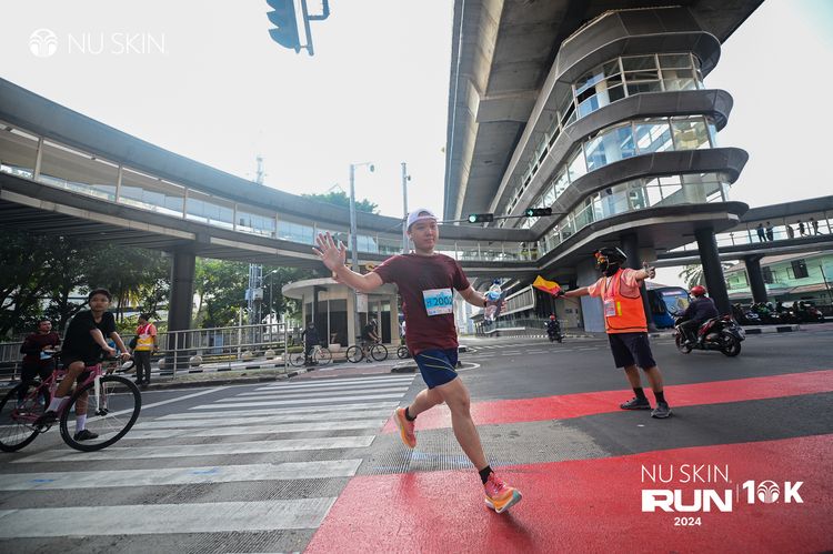Race photo from Nu Skin Run 10K